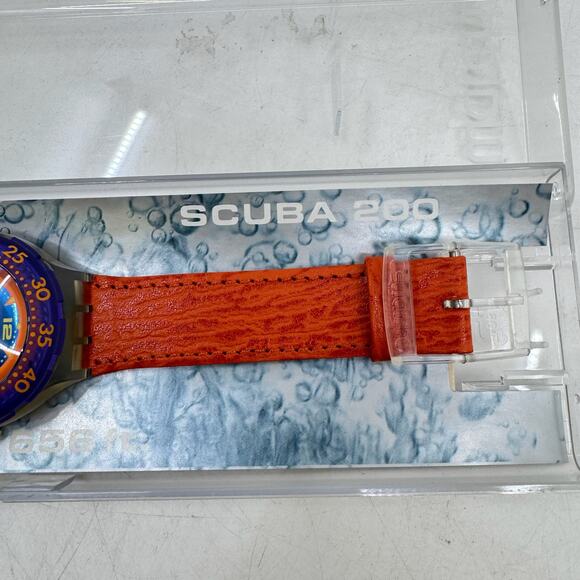 Vintage 90's SWATCH Scuba 200 Red Island SDK106 Watch - Picture 5 of 8